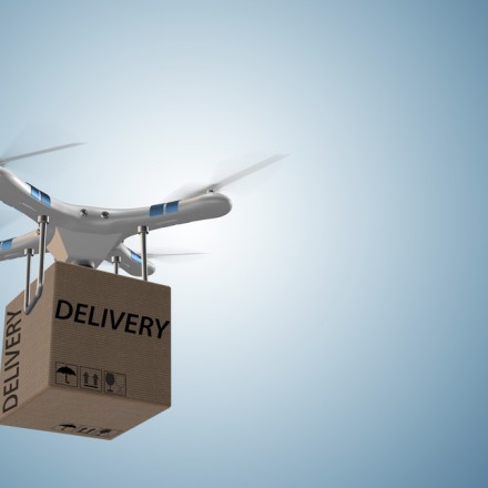 - drone met pakket